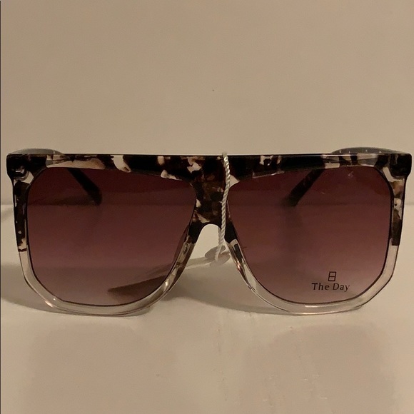 π π SUNGLASSES - Picture 1 of 8